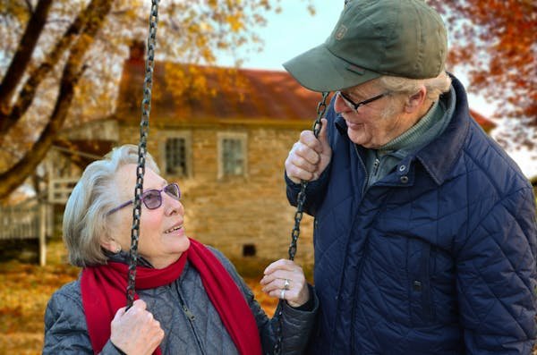 Les meilleurs sites de rencontre pour seniors en 2025